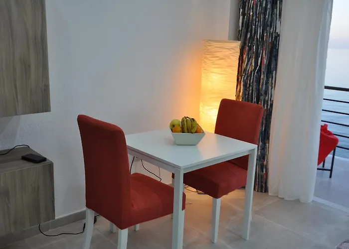 Sea View Terrace דירה טורמולינוס